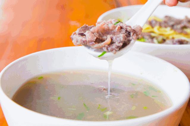 走吧，去龙门镇，吃上一整天