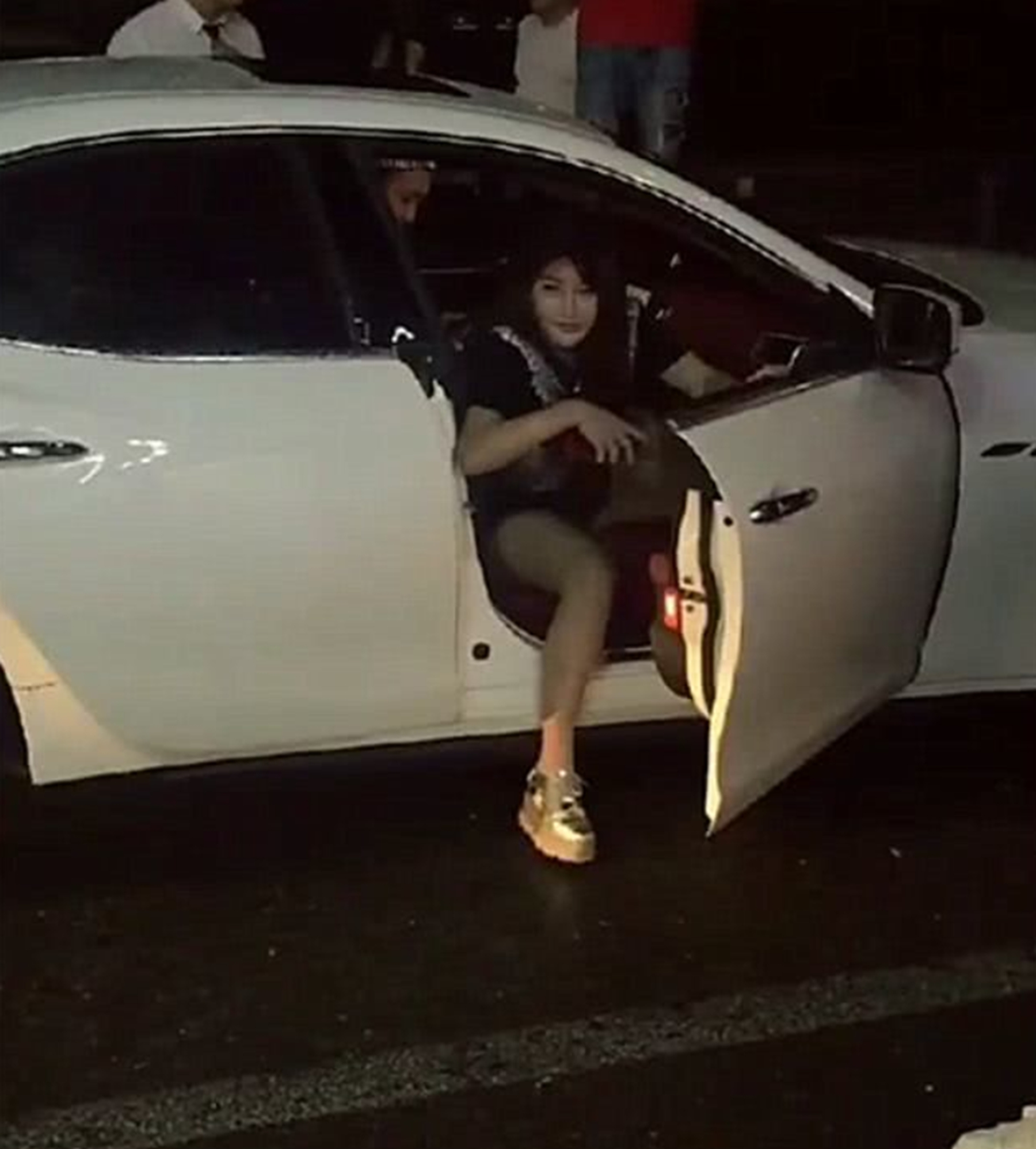 酒吧偶遇的女孩,酒吧偶遇漂亮美女