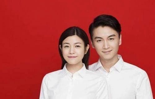 吴京晒出来的结婚照,吴京结婚照搞笑