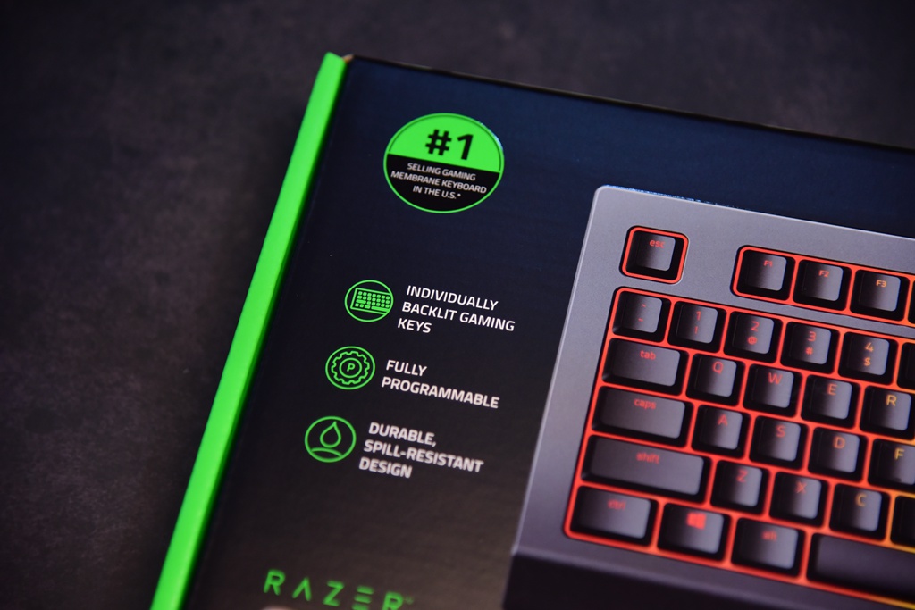 razer雷蛇萨诺狼蛛v2幻彩背光,游戏膜测评安卓