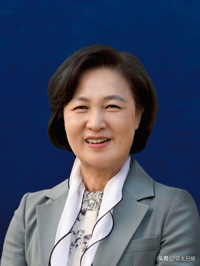 文在寅总统任职,文在寅推荐的总统候选人简介