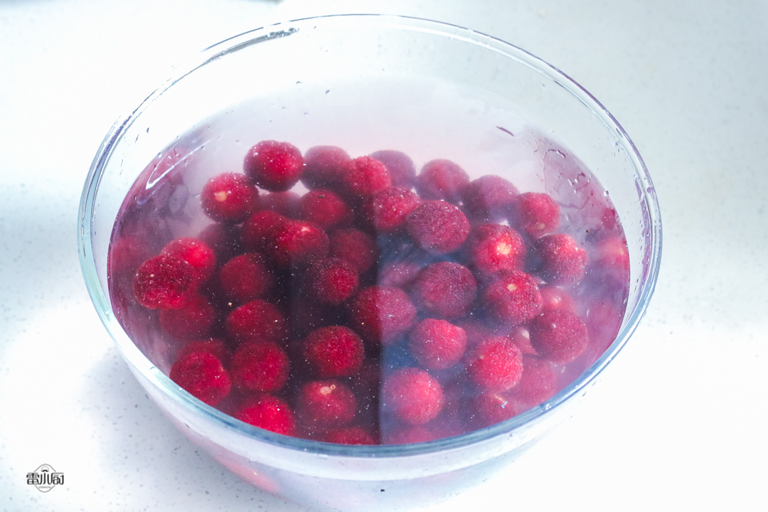 盐水为什么可以泡出杨梅里的虫子,为什么淡盐水可以泡出杨梅的虫子