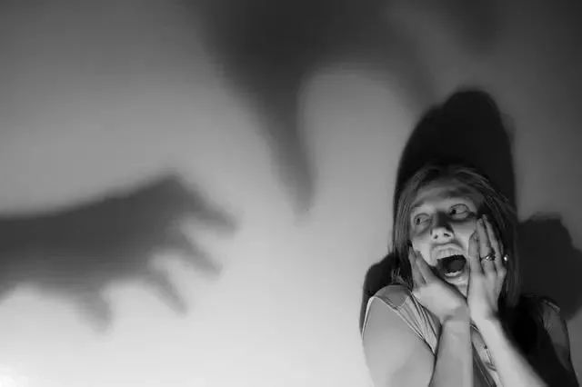 说话容易被人怼怎么解决,性格软弱被人吼不知道回怼怎么办