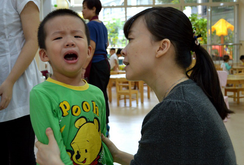 三岁女宝宝脾气急该怎么教育,三岁宝宝爱耍小脾气怎么引导
