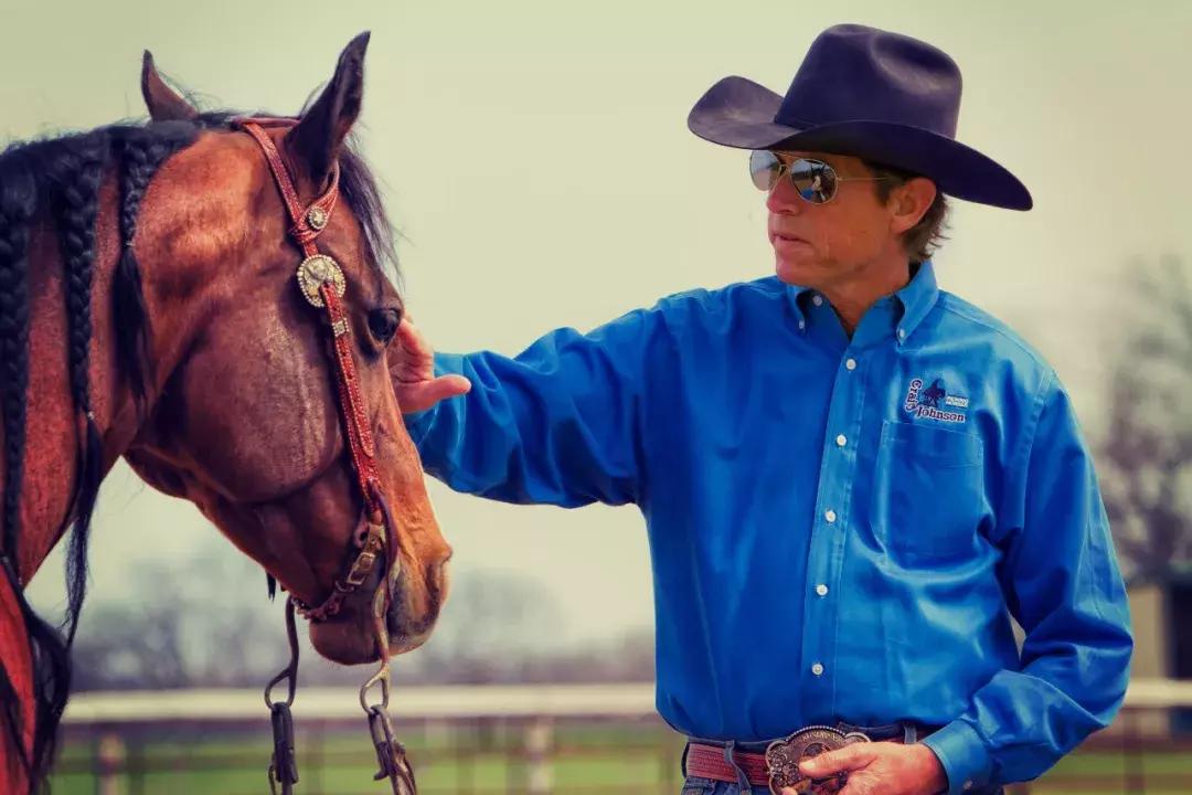 三分钟一字马教程,两小时驯马的全过程