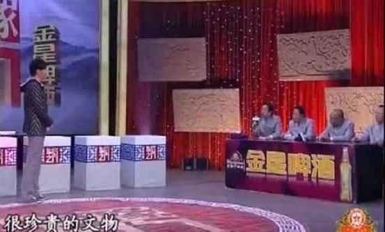 男子鉴宝为赝品专家说花一千收藏,小伙带天价玉鉴宝