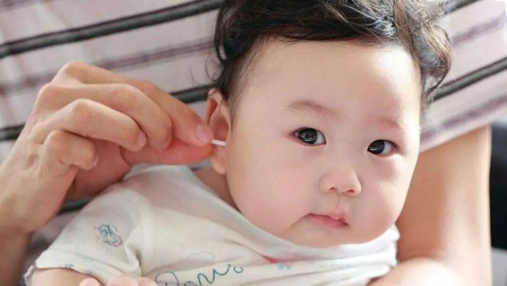 怎样判断有没有虫子进入小孩耳朵,如果不小心虫子飞进嘴里会怎么样