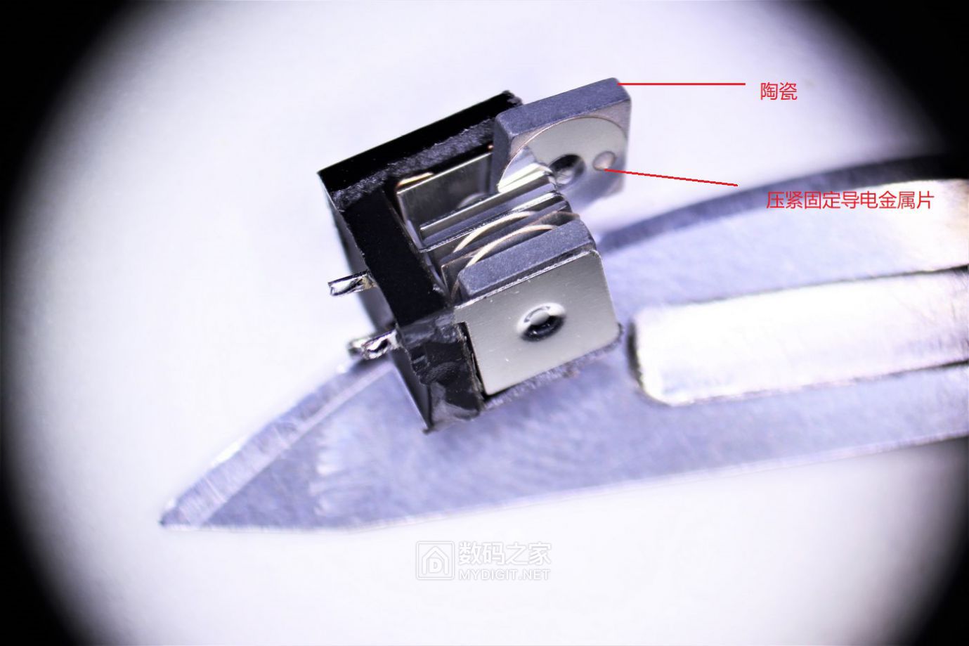 微观拆解：陶瓷滤波器和一个有源晶振，原理介绍及部件解析