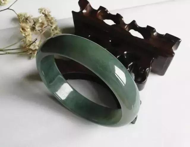 翡翠史上最有名的五件翡翠,翡翠十大色种介绍