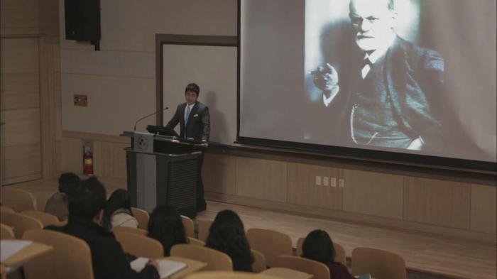 心理医生催眠控制患者,心理医生潜意识催眠过程