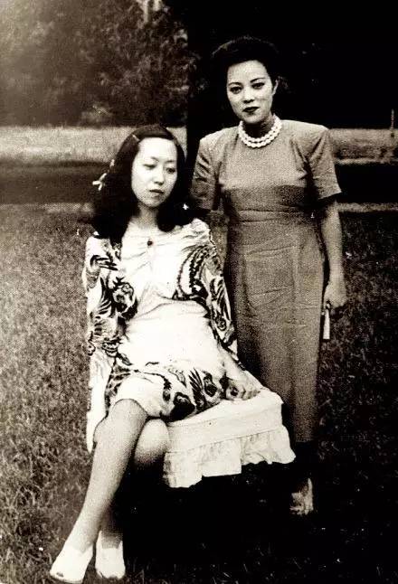 张爱玲坎坷婚姻感情史,张爱玲一生的感情经历简介