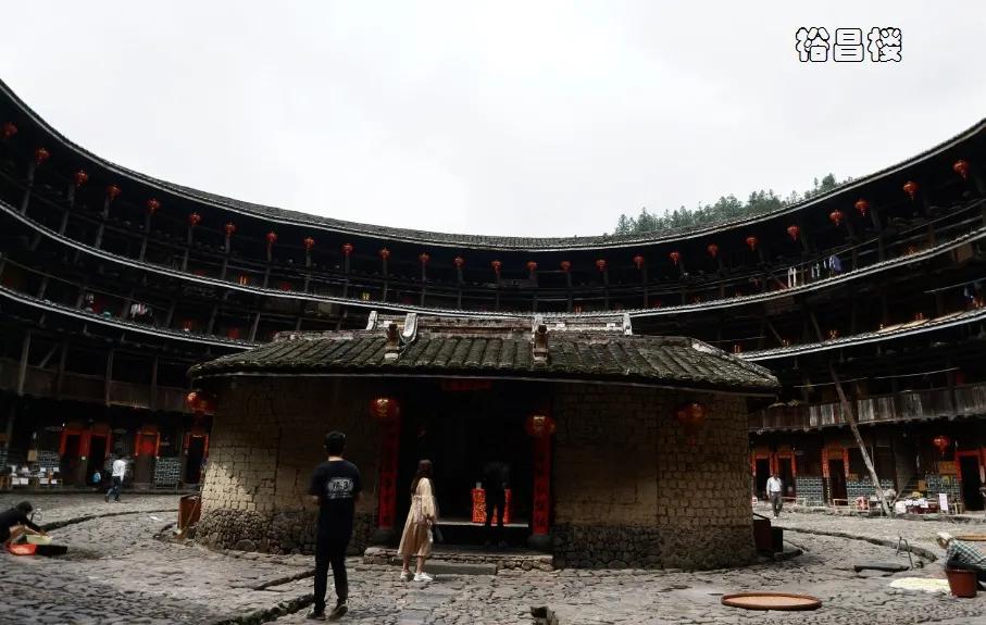 寻梦云水谣，探访福建南靖土楼，漫步厦门大学