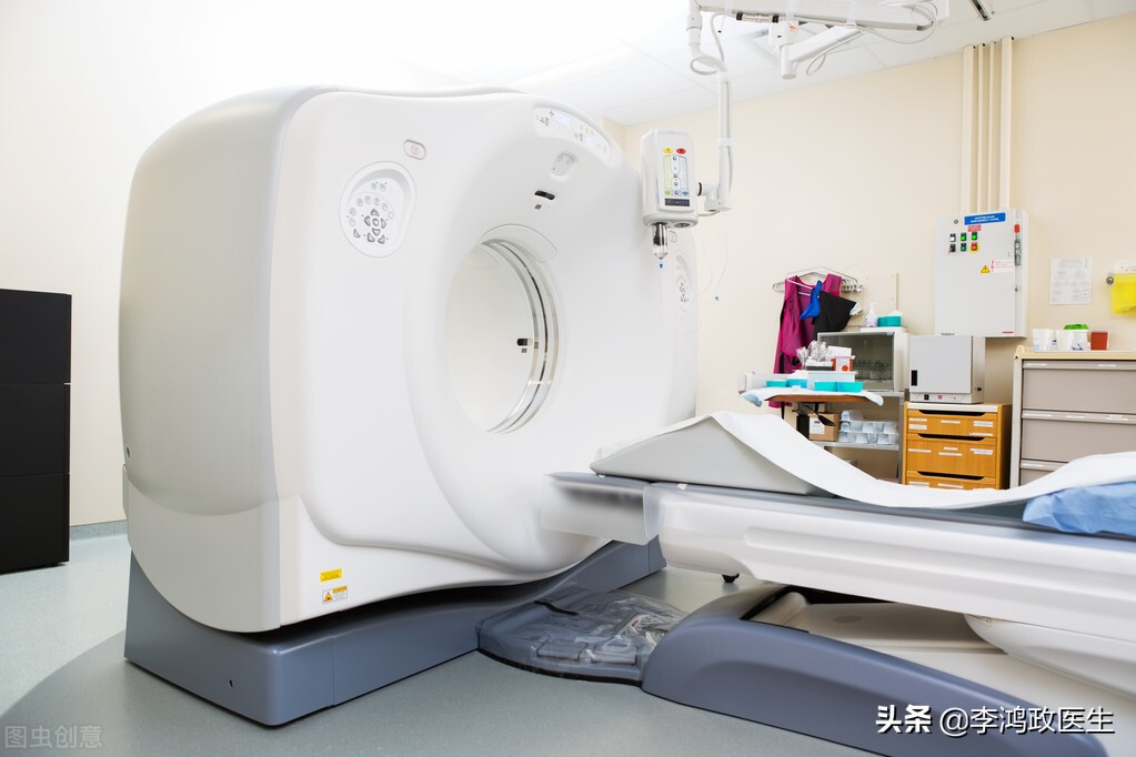 男子腹痛就医竟抽出牛奶血,男人腹痛抽出乳白色血液