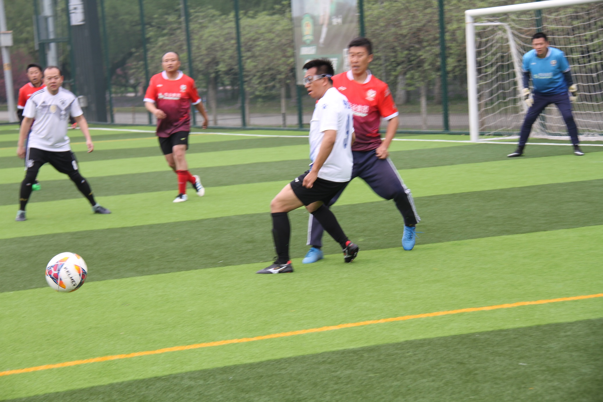 足球必须永不言弃,足球人间好时光