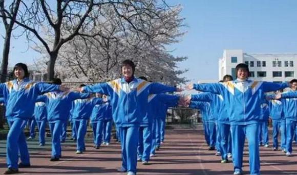 中国校服和越南校服,各国校服vs中国校服