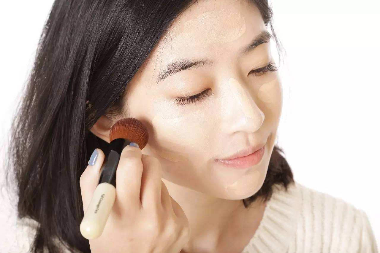 原来化妆是这个样子,正确的化妆先后顺序步骤