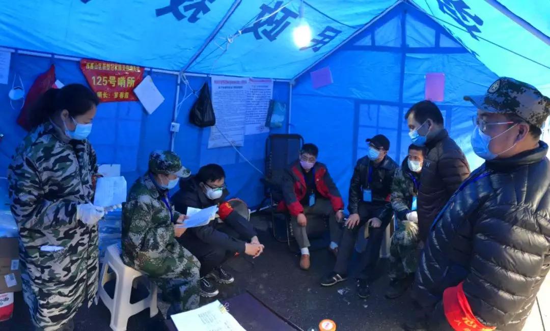 不知疫情谁放出二位“春柳”似尖刀