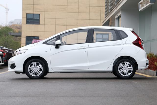 本田飞度不但够帅空间也不错,2012年本田飞度1.3自动挡真实油耗