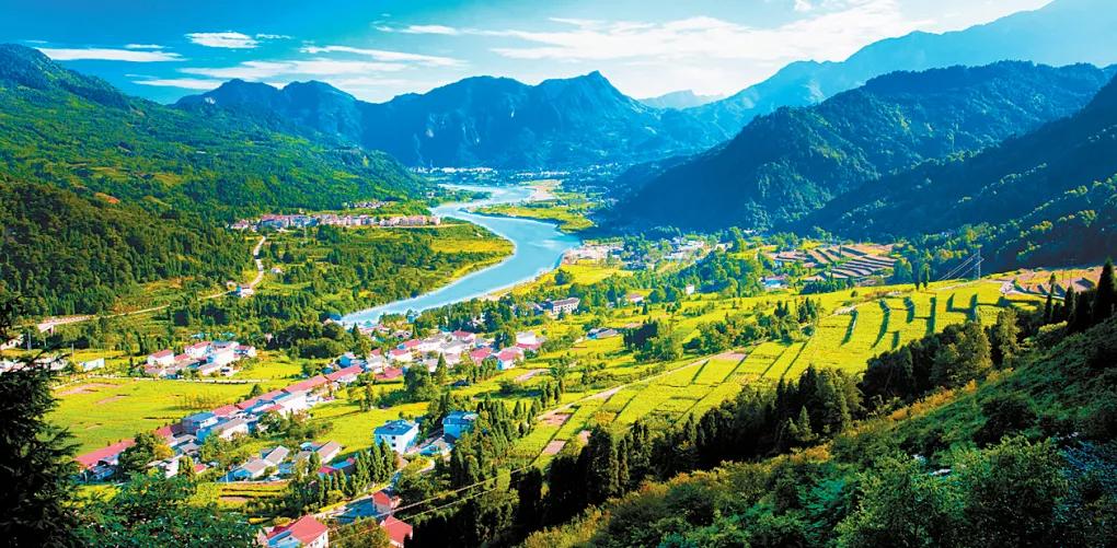 城市视察城市生活,都江堰城市特点