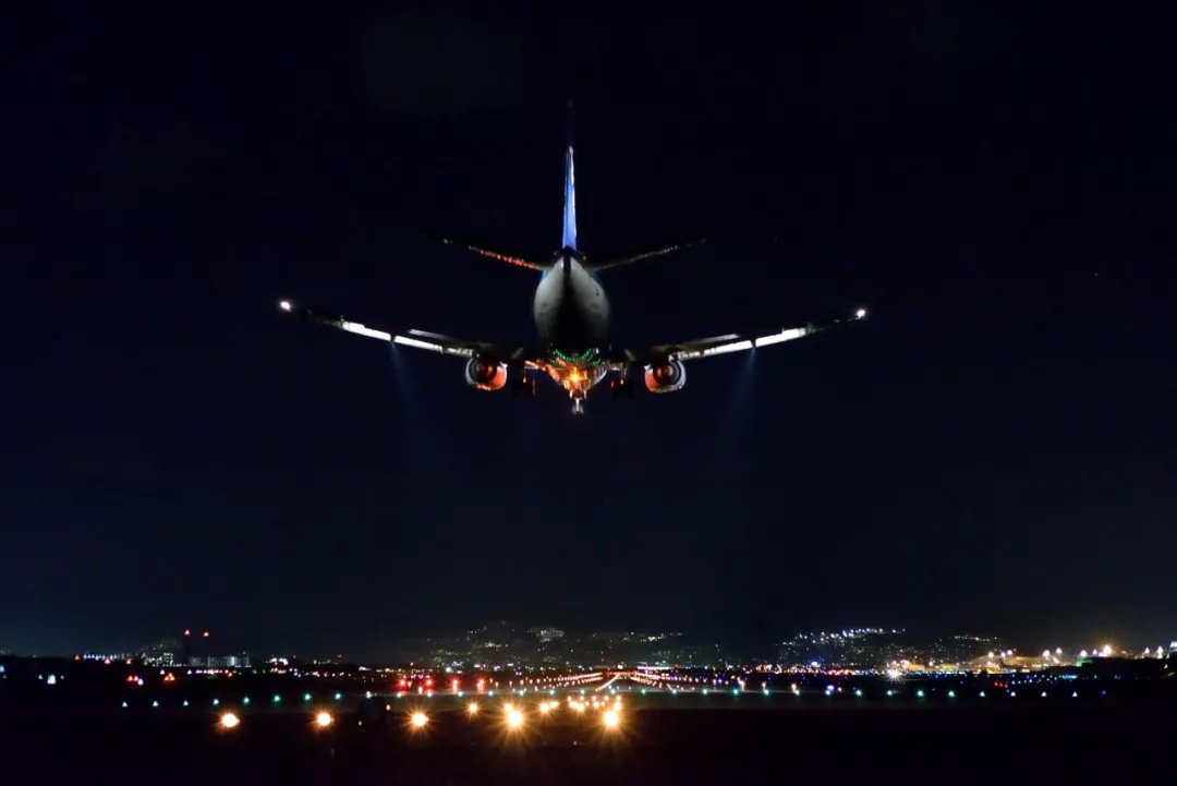 前面航班延误赶不上怎么办,第一班飞机晚点赶不上转机怎么办