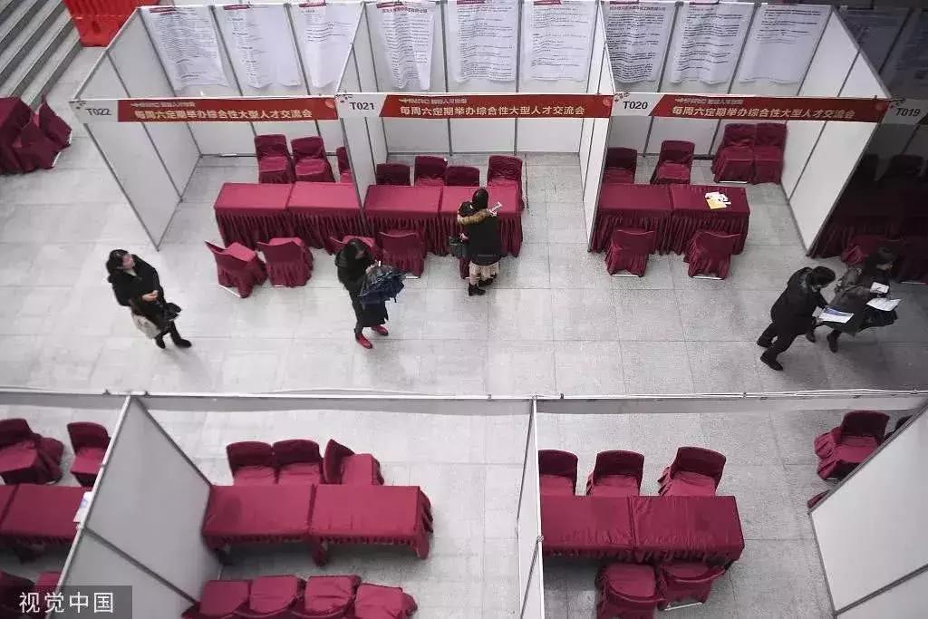 年轻女孩副业开情趣用品店遇奇葩，渣男一个月带17个女生光顾