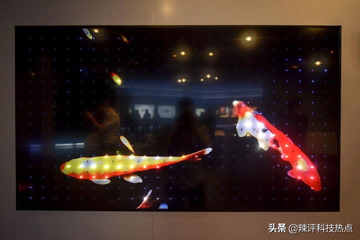 led液晶电视一半亮一半暗,led和液晶显示屏有什么区别