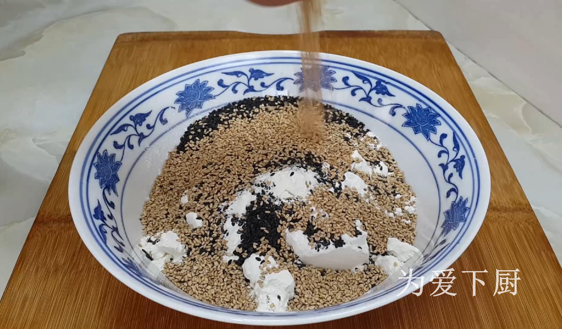 4个鸡蛋炒一个西红柿,鸡蛋炒什么小朋友和大人最爱吃