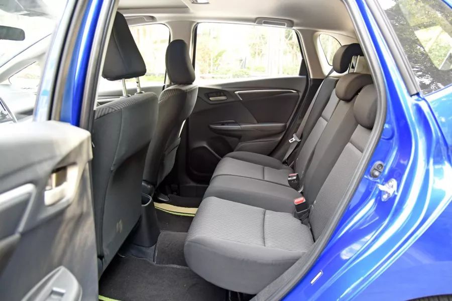 小型车大众poloplus和飞度对比,大众polo和本田飞度两者怎么选