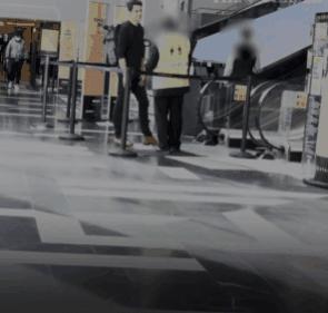 为了验证商场测体温是不是情势，油管博主把脑门捂到48度