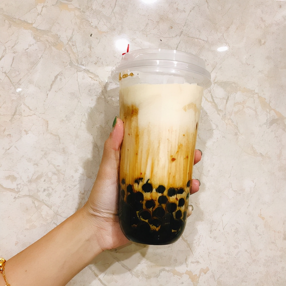 罗曼林：布蕾到底是什么？难分伯仲，网友因两款布蕾波波茶吵翻天