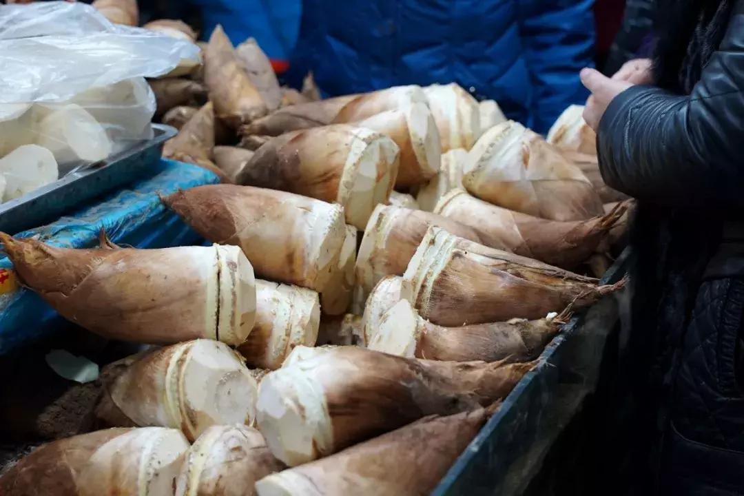 年味｜带上小拖车跟我走！这里买年货实惠好吃