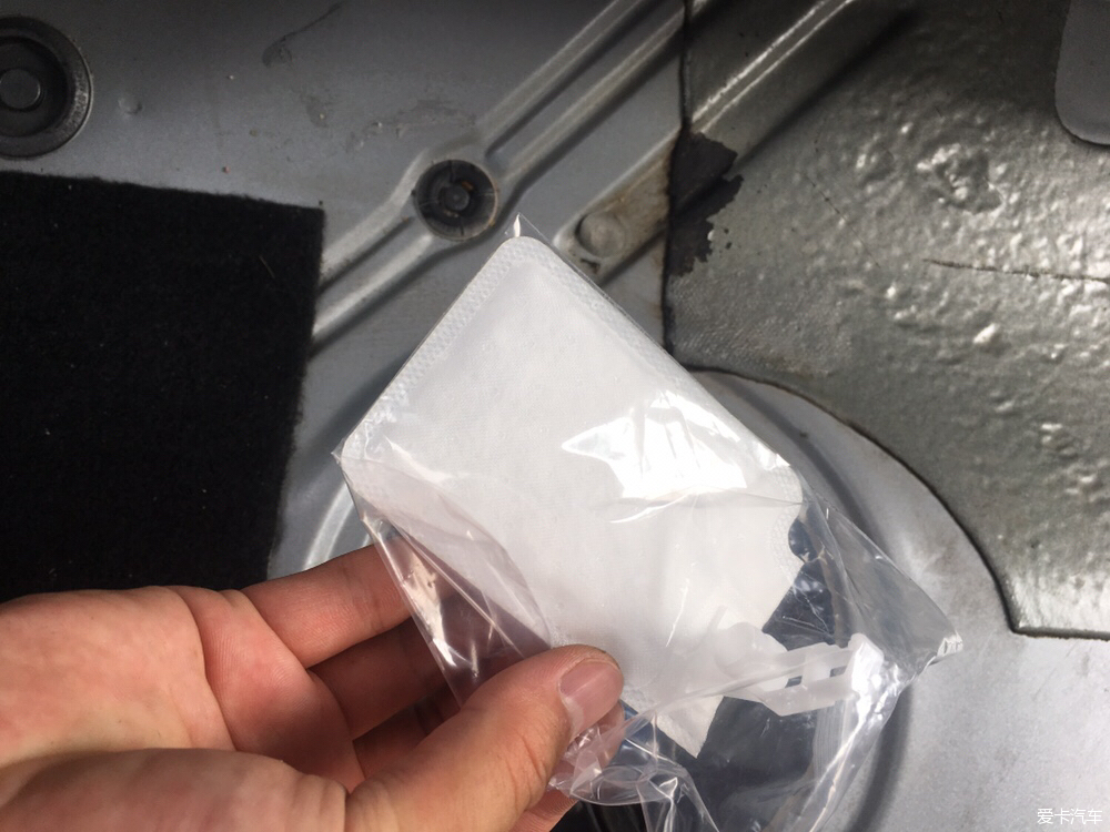 更换内置汽油滤芯油位很重,更换汽油内置滤芯把油用完吗