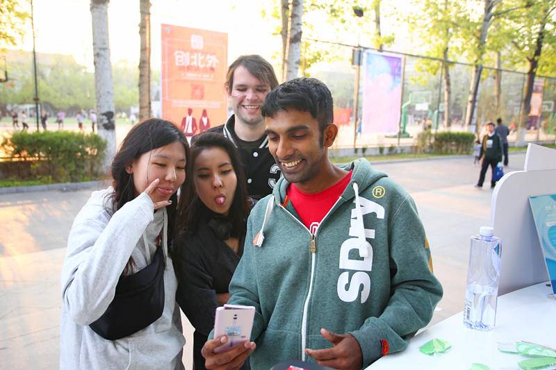 opporeno抖音视频,opporeno国产屏无指纹