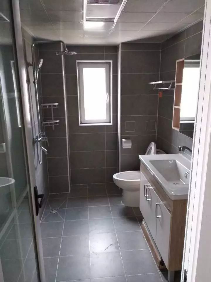 工资5000但月入一万,月薪5000花了1500租房