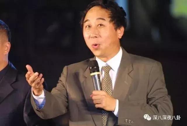 葛大爷回看以前的比赛,葛大爷下班时候的日常