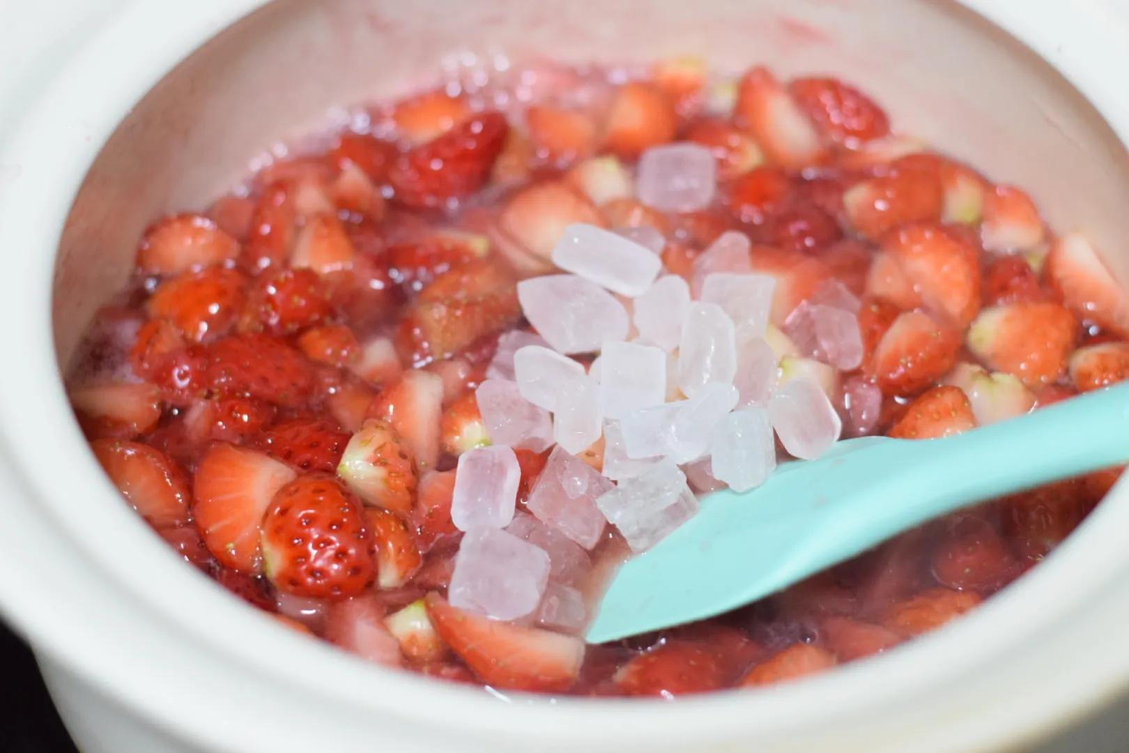 草莓酱怎么熬制保存久,草莓酱怎么熬制储存时间长