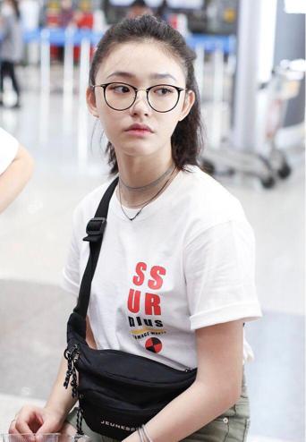 ck内衣女代言人林允,ck内衣代言人林允白色