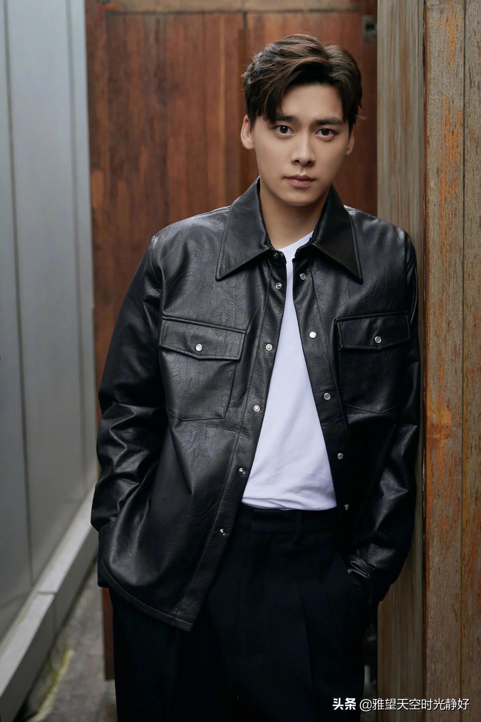 男明星西装穿搭夏季帅气,男士明星皮衣西服外套搭配