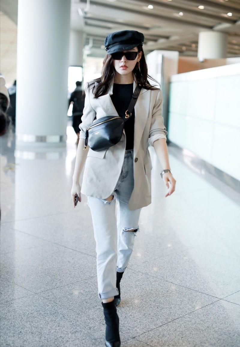 斜挎包包时髦且减龄,真正的时尚包包