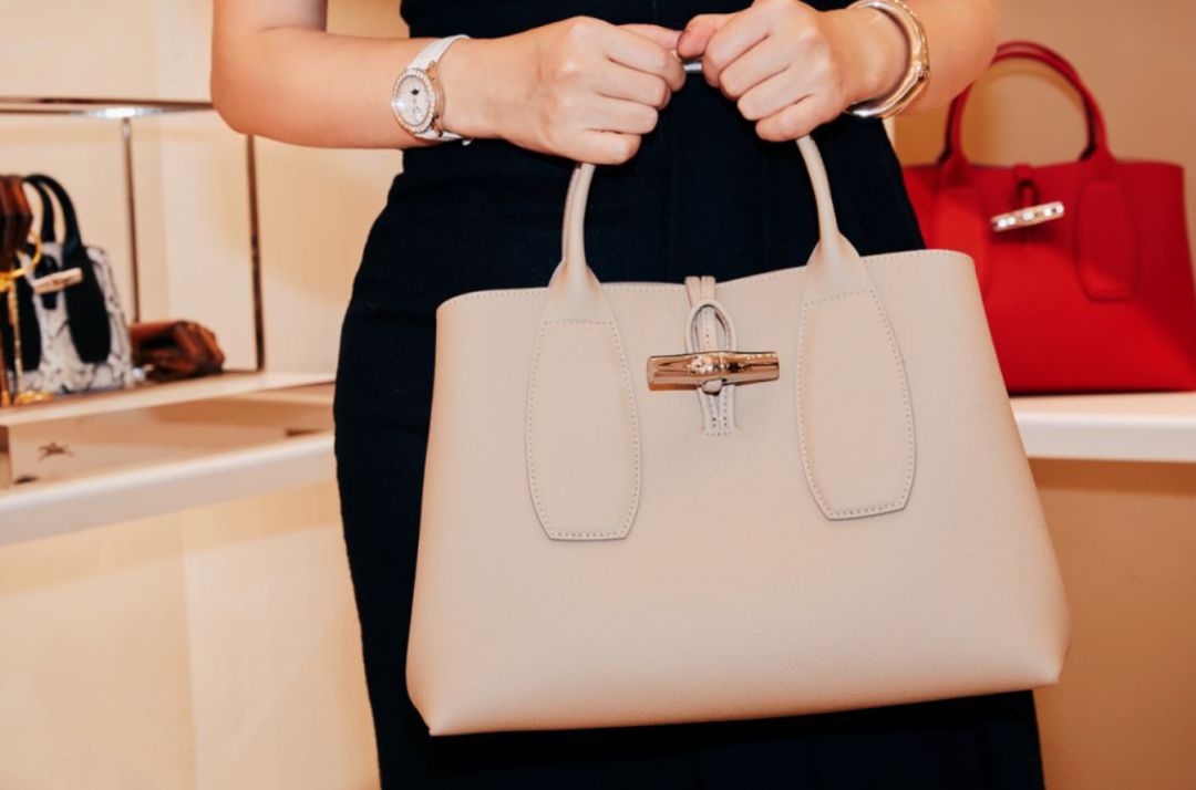 珑骧的包包怎么样好看吗,珑骧包包硬吗