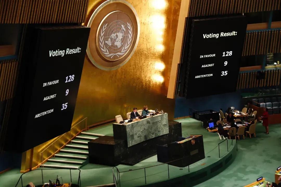 “短短十来天，我被美国驱离！”前新华社驻联合国分社记者自述