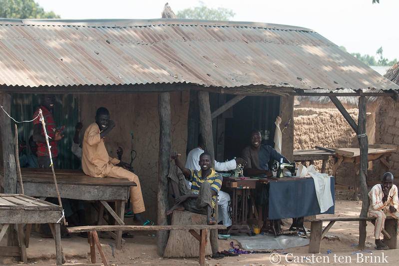 非洲为何实行一夫多妻制？黑人小伙说：因为80%是女性