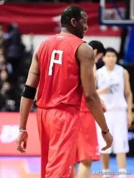 球衣都出过哪些问题？撕破、褪色、名字印错，CBA甚至还手写号码