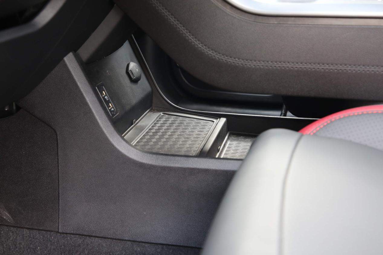 奇瑞瑞虎5x超级英雄版试驾视频,沉浸式体验奇瑞瑞虎5x超级英雄版