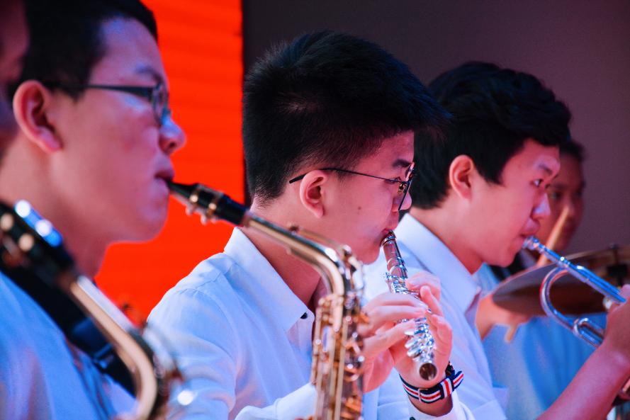 PK海内外学霸，狂揽藤校！看完这群深圳娃的日常，终于知道差哪了