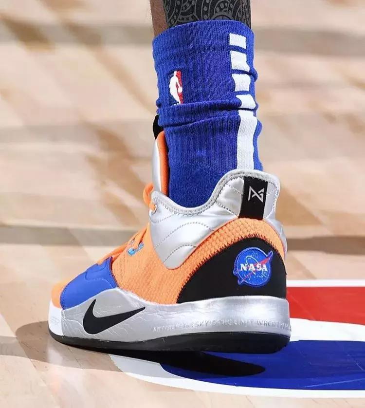 NBA球员今日上脚：詹姆斯穿纪梵希联名款，字母哥一代MVP配色