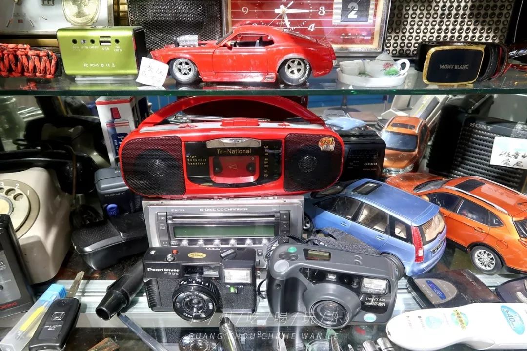 旧货市场机械胶片相机,120块的理光傻瓜胶片相机