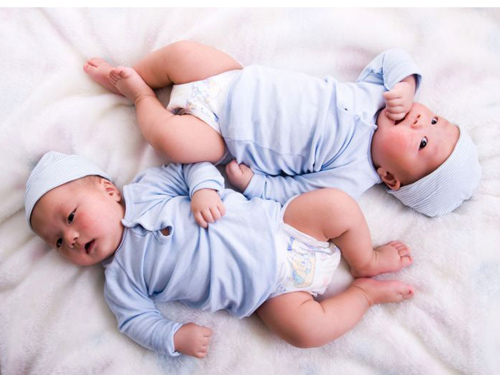 喂养奶粉对比母乳有什么优缺点,哪个专家说奶粉比母乳好
