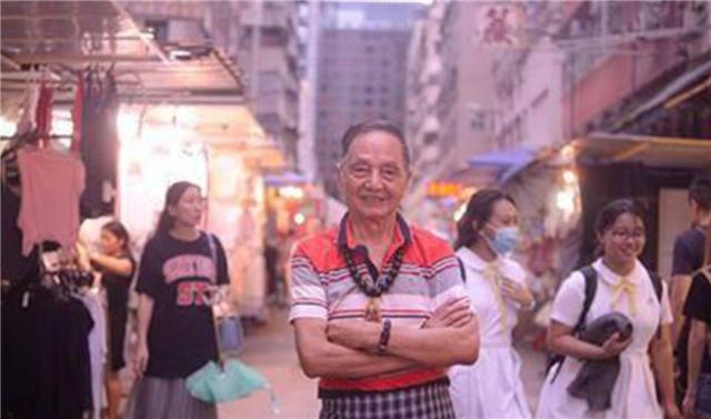 “香港刀王”陈当华：磨一把菜刀千元天价，为何顾客还是抢着买？