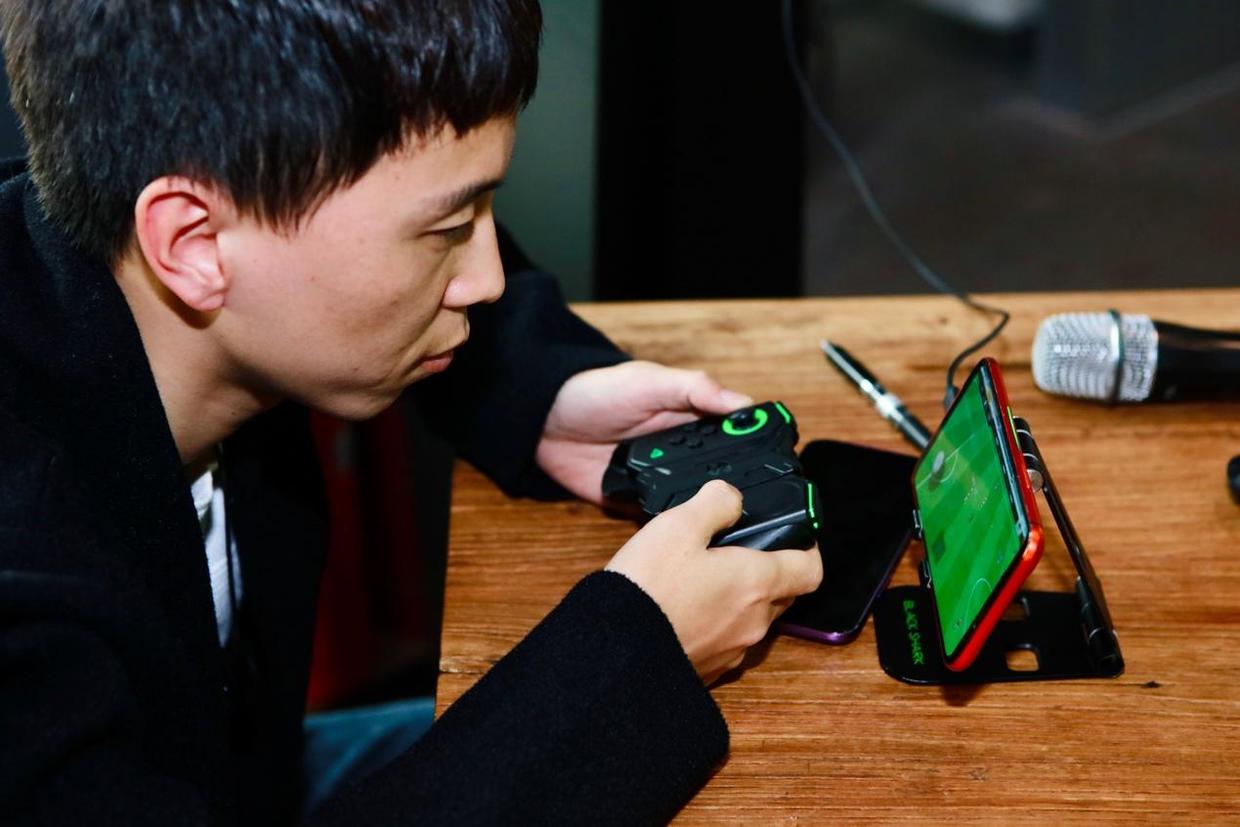 黑鲨手柄怎么玩实况足球,黑鲨游戏游戏模式